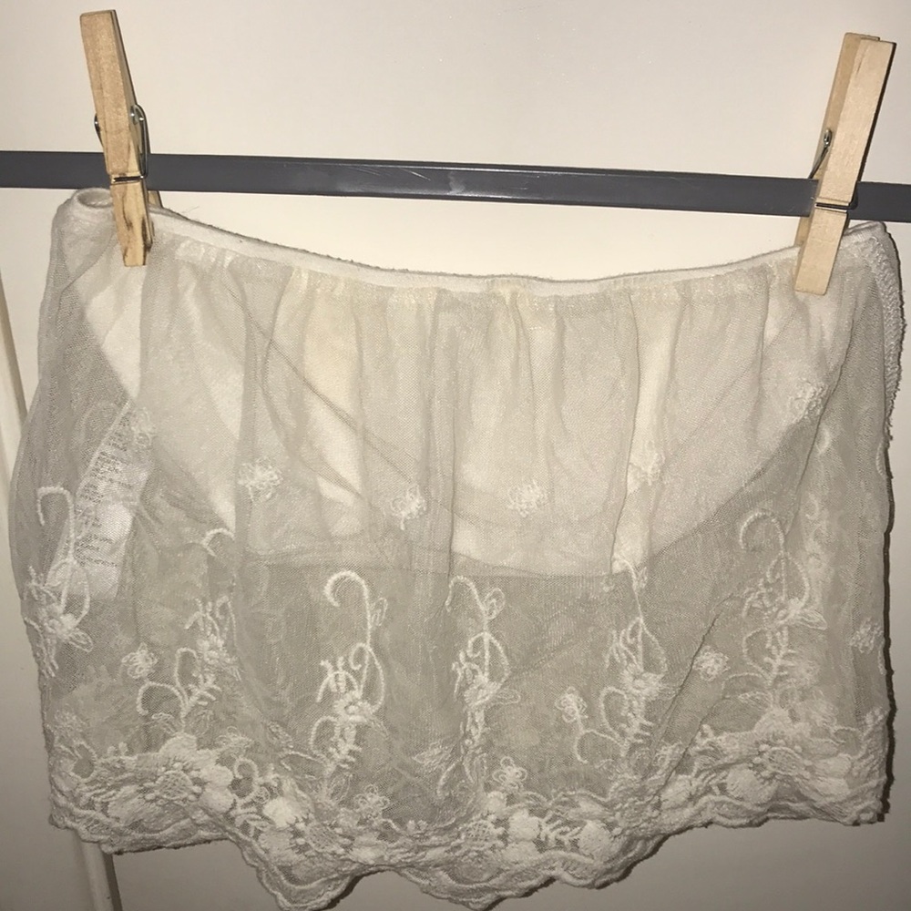 Crop Lace Top Urban Outfitters